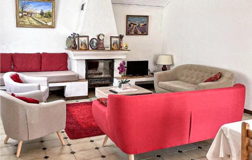 Saint-Trinit Casa | 2 Bedroom Cozy Home In Saint Trinit