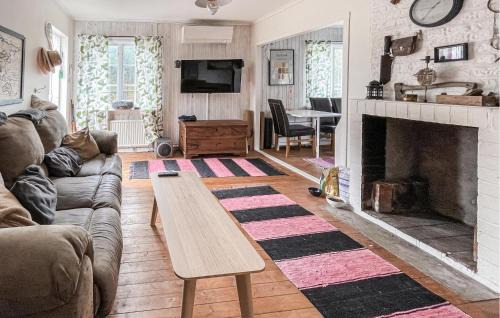 Hindas Casa | 2 Bedroom Cozy Home In Hindås