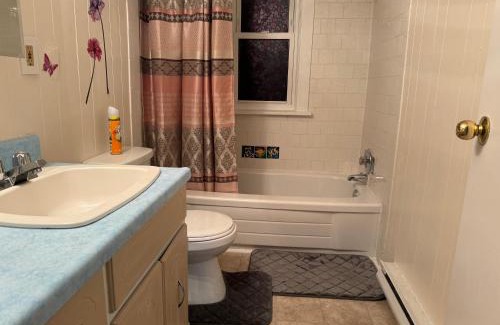 Welland Apartamento | 2 Bedroom Cozy Stay Near Niagara Falls