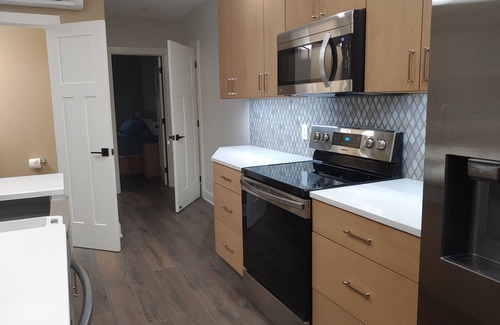 Irvington Casa | 2 Bedroom Dble. 1 1/2 Bath, Pet Friendly