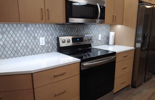 Irvington Casa | 2 Bedroom Dble. 1 1/2 Bath, Pet Friendly