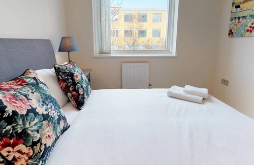 Welwyn Garden City Apartamento | Piso completo de 2 habitaciones y parking gratuito