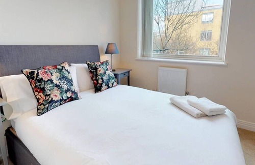 Welwyn Garden City Apartamento | Piso completo de 2 habitaciones y parking gratuito