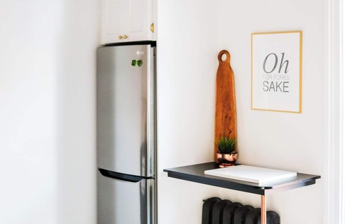Brantford Apartamento | 2 Bedroom Eclectic Apartment (The Copper Flat) with so much character!