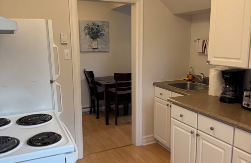 Terra Nova Apartamento | 2 Bedroom Executive Apartment near Airport - Airport Manor Unit #3