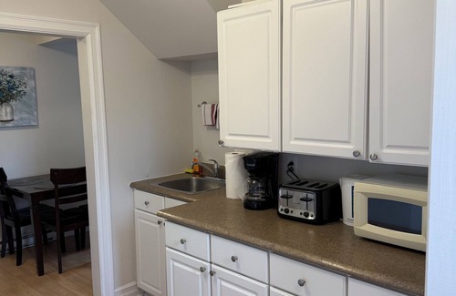 Terra Nova Apartamento | 2 Bedroom Executive Apartment near Airport - Airport Manor Unit #3
