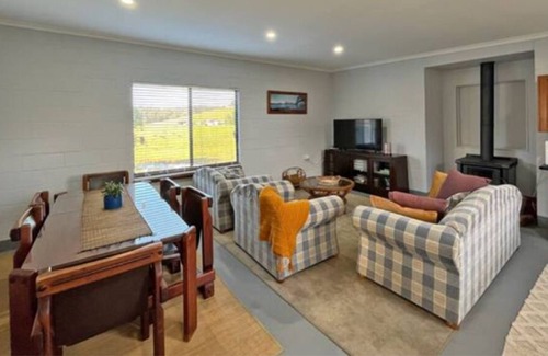 Eurobodalla Otro | 2 bedroom farmstay, a beautiful rural setting