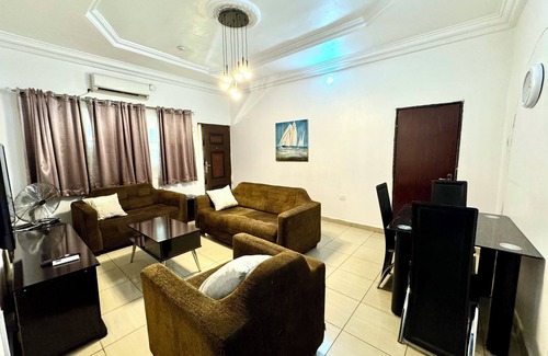 Utako Apartamento | 2 BEDROOM FLAT at UTAKO ABUJA. 24hrs LIGHT, WIFI & KITCHEN