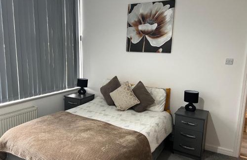 Wellingborough Apartamento | 2 Bedroom Flat Ground Floor in Town Center