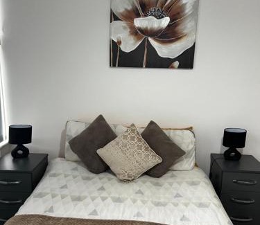 Wellingborough Apartamento | 2 Bedroom Flat Ground Floor in Town Center