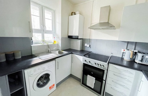 White City Apartamento | 2 Bedroom flat with FREE Wi-Fi & Balcony in White City, Hammersmith