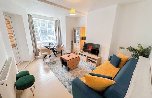 White City Apartamento | 2 Bedroom flat with FREE Wi-Fi & Balcony in White City, Hammersmith