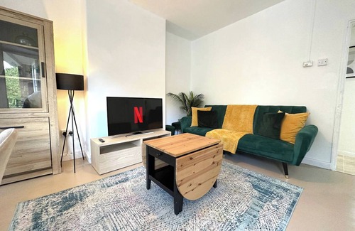 White City Apartamento | 2 Bedroom flat with FREE Wi-Fi & Balcony in White City, Hammersmith
