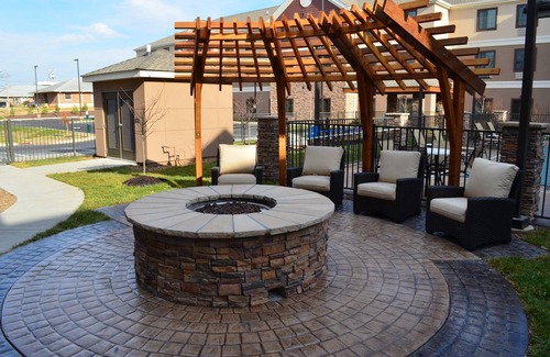 Bowling Green Condominio | 2 Bedroom | Free Daily Breakfast! Pool