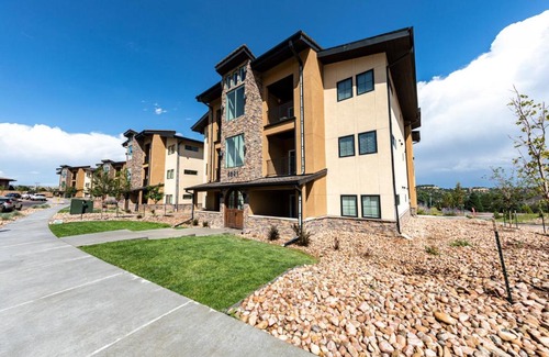 Mountain Shadows Apartamento | 2 Bedroom Fully Furnished Luxury Apartment 304