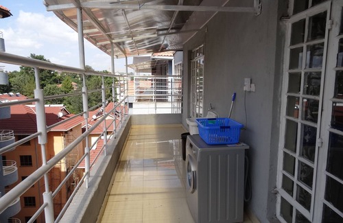Thompson Estate Apartamento | Apartamento ático amueblado de 2 habitaciones