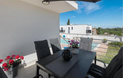 Murine Apartamento | 2 Bedroom Gorgeous Apartment In Umag