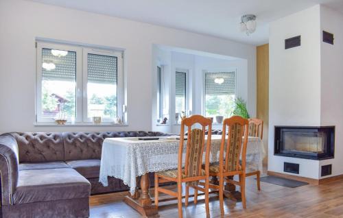 gmina Skape Casa | 2 Bedroom Gorgeous Home In Niesulice