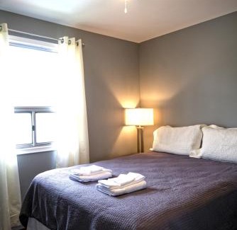 Roseneath Casa | 2 Bedroom Harbor Front Condo 6L