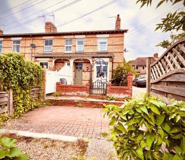 Stamford Apartamento | 2 bedroom Hidden Gem in Stamford with parking