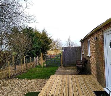 Tilney Fen End Casa | 2 bedroom Holiday home in Norfolk private field
