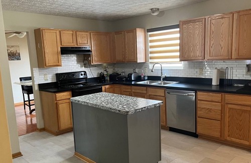 Northeast Columbus Casa | 2 Bedroom Home Near Easton- Free Utilities!