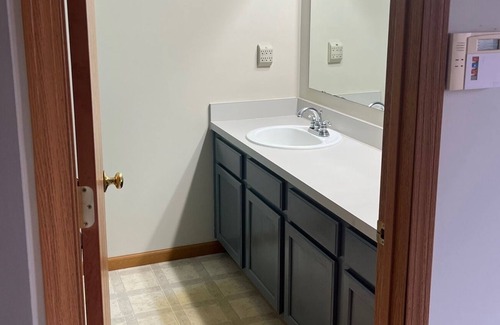 Northeast Columbus Casa | 2 Bedroom Home Near Easton- Free Utilities!