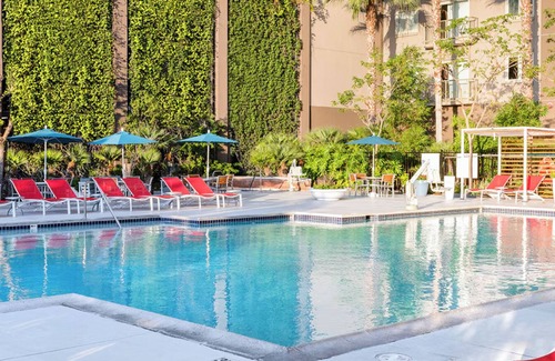 Anaheim Resort Apartamento | 2-bedroom hotel suites with WiFi, and Full kitchen. Close to Disneyland