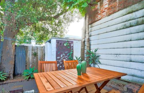 Pyrmont Casa | 2 Bedroom House at the Centre of Pyrmont