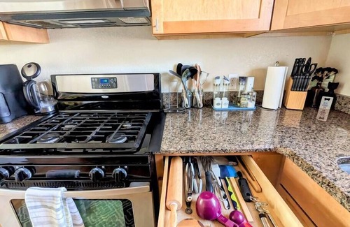 City Park Casa | 2-Bedroom house close to Zoo, Museum and NJH Hospital