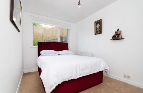 Annan Casa | 2 Bedroom House - Free Parking