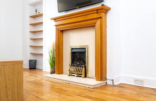 Annan Casa | 2 Bedroom House - Free Parking