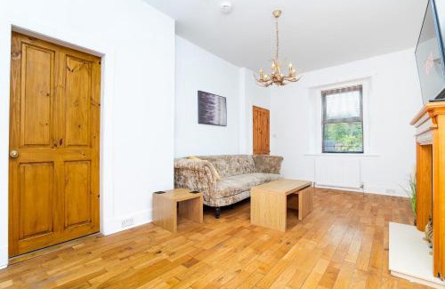 Annan Casa | 2 Bedroom House - Free Parking