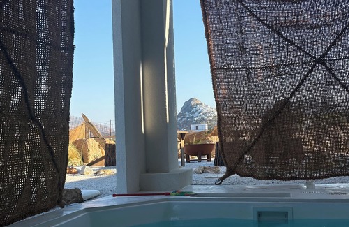 Skiros Casa | 2-bedroom house in adorable Molos with Starlink and private pool