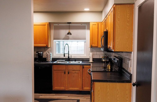 Casper Casa | 2-bedroom house in Casper with WiFi, AC, EV charger