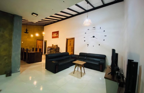 Embilmeegame Casa | 2-bedroom house in nice Pilimathalwa with WiFi, AC