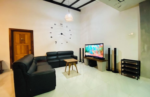 Embilmeegame Casa | 2-bedroom house in nice Pilimathalwa with WiFi, AC