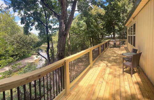 Santa Fe Casa | 2 bedroom house near Mark Twain Lake on Salt River! WiFi and Boat parking!