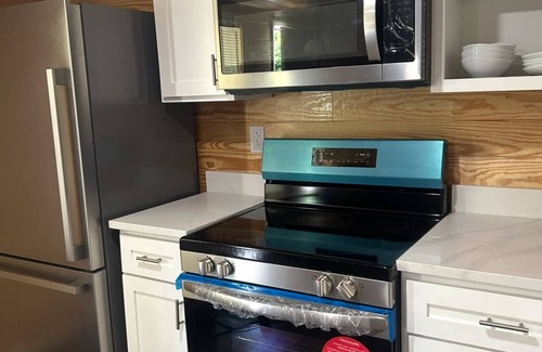 New Castle Casa | 2- Bedroom House Newly Remodeled Relaxing Escape