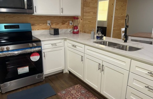 New Castle Casa | 2- Bedroom House Newly Remodeled Relaxing Escape