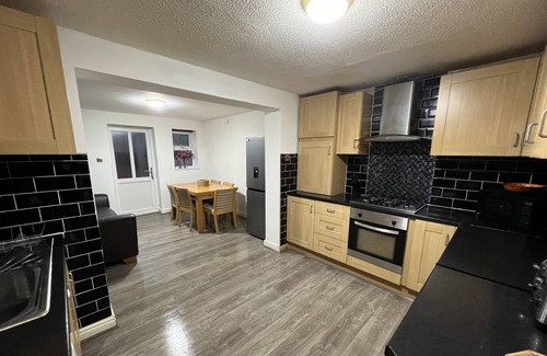 Birmingham Casa | 2 Bedroom House Pristine and Comfortable