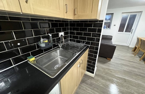 Birmingham Casa | 2 Bedroom House Pristine and Comfortable