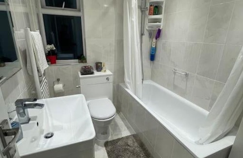 Lady Margaret Casa | 2 Bedroom House - West London