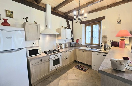 Mazeyrolles Cabaña | Casa de 2 Habitaciones con Jardín, Se Admiten Mascotas, Parking, WiFi en Mazeyrolles