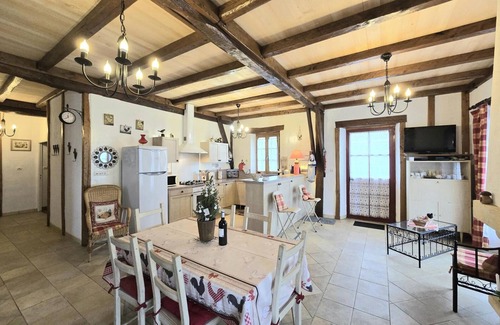 Mazeyrolles Cabaña | Casa de 2 Habitaciones con Jardín, Se Admiten Mascotas, Parking, WiFi en Mazeyrolles