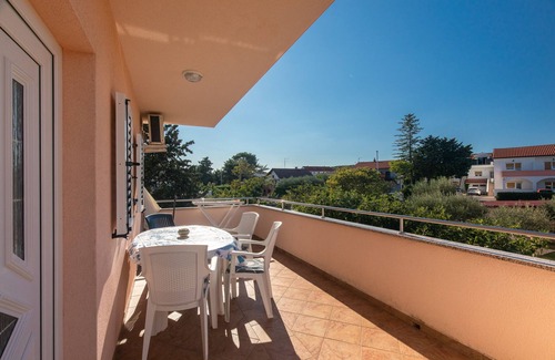 Krk Apartamento | 2-bedroom Krk Apartment - Near Krk Beaches & Town!