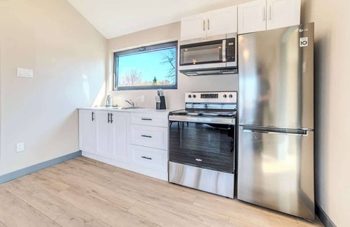 Harwood Casa | 2-bedroom Lake Front Cottage in Harwood, ON #1