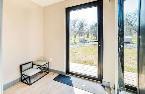 Harwood Casa | 2-bedroom Lake Front Cottage in Harwood, ON #1