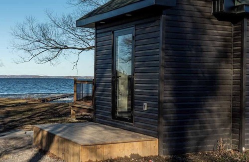 Harwood Cabina | 2-bedroom Lake Front Cottage in Harwood, ON #5