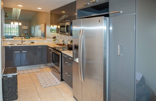Port Charlotte Condominio | 2-bedroom Lakeview condo in peaceful Rotonda West,Fl. Approx. 7 miles to beach.